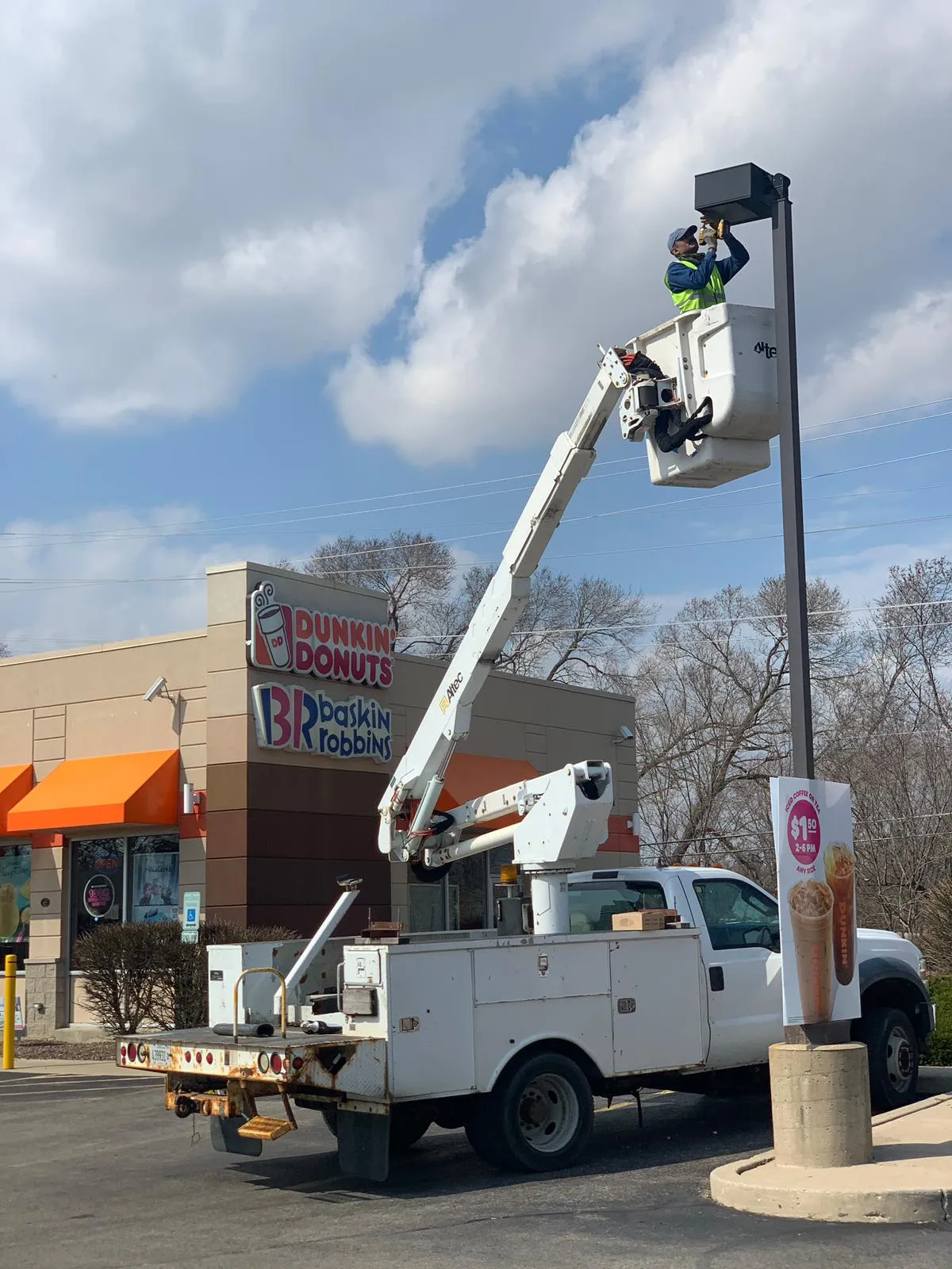 O.S. Electric commercial light pole service in Buffalo